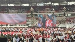Ribuan peserta memadati GBK mengikuti acara Nusantara Bersatu  yang dihadiri Jokowi. (Foto: Liputan6.com)