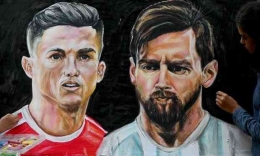 Ronaldo dan Messi, dua legenda sepakbola (sumber: theguardian.com/Scott Murray)