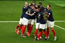 Pemain Prancis merayakan gol Giroud saat menghadapi Australia/Bola.Sports.com