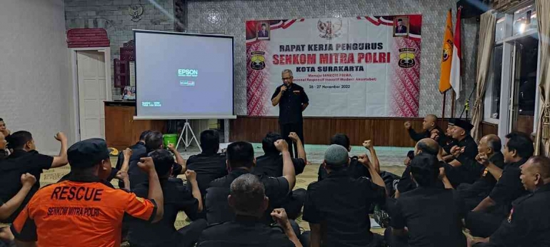 Pengurus Senkom Mitra Polri Kota Surakarta Adakan Rapat Kerja (Raker). (Foto: Dokpri)