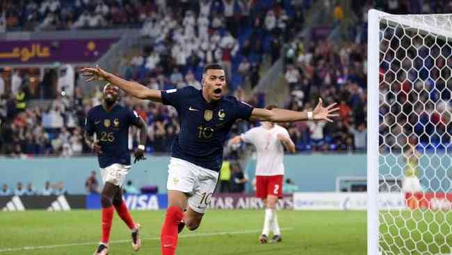 Prancis kalahkan Denmark 2-1 lewat dua gol Kylian Mbappe  dan memastiket tiket 16 besar (Getty Images/Stu Forster)