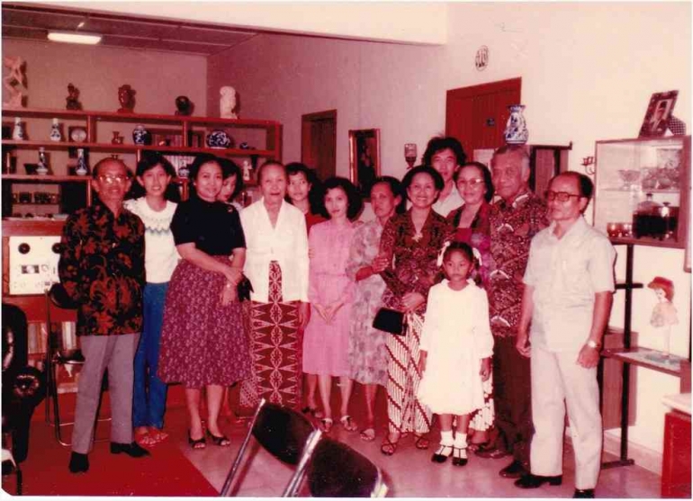 Norma Musa dan Sultan Hamengku Buwono IX bersama ibu Megawati saat Napak tilas di Pangkalpinang tahun 1982, foto koleksi Abang Dachyar 