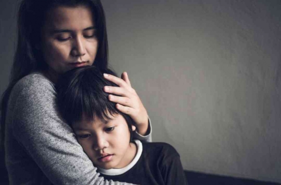 Ilustrasi orangtua mengatasi kesedihan anak. Foto by kompas