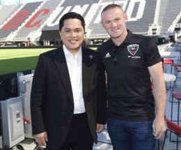 Menteri BUMN Erick Thohir (kiri) dengan legenda Manchester United, Wayne Rooney (kanan). Foto: Instagram @erickthohir.