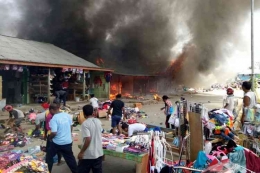 Sembilan ruko di Papua terbakar akibat bermain petasan (foto tahun 2017, dok humas Polda Papua via kompas.com) 