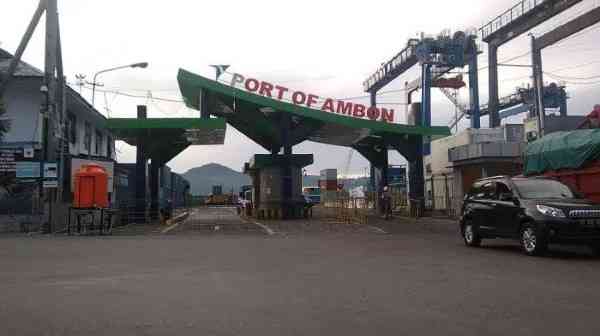 Gambar:  Pelabuhan Yos Sudarso Ambon