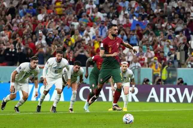 Bruno Fernandes mencetak bruce  dan bawa Portugal menang 2-0 atas Uruguay di laga kedua Grup H Piala Dunia 2022, Selasa (29/11/2022). (c) (AP Phot