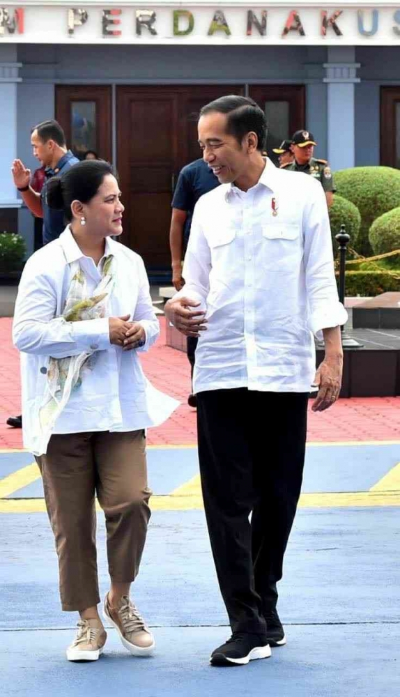 Pak Jokowi dan Ibu Iriana / Angel LY - Pinterest