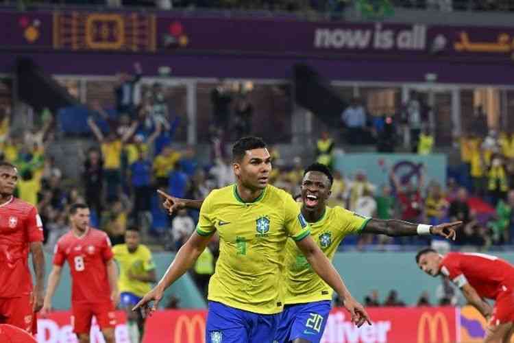 Casemiro merayakan gol ke gawang Swiss di matchday kedua Grup G Piala Dunia 2022: AFP/NELSON ALMEIDA via Kompas.com