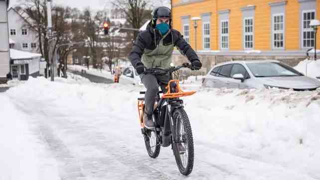 Pentingnya ban winter saat bersepeda di musim dingin | foto: Luka Gorjup/ RND.de