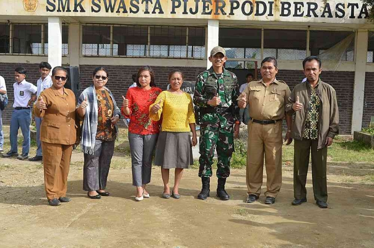 Dok Makodim 0205TK 29112022, Dandim 0205/TK Letkol Inf Benny Angga berikan arahan kepada Pelajar SMK Pijer Podi Berastagi 