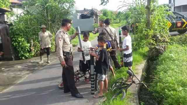 Meriam kaleng yang meresahkan masyarakat disita oleh polisi di Bali (foto tahun 2016, okezone.com/Nurul Hikmah)