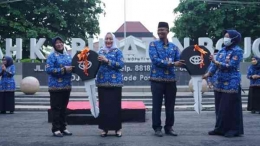 Serahkan Kendaraan Dinas, Bupati Bojonegoro Minta Camat Tingkatkan Kinerja Pelayanan (sumber gambar: Bojonegorokab.go.id)