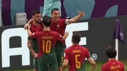 Bruno Fernandes merayakan golnya bersama rekan-rekannya. Sumber gambar: Detik Sport- Detikcom