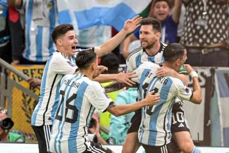  Selebrasi gol Lionel Messi ke gawang Meksiko (FotoAFP/ Salih Zeki Fazlioglu via Kompas.com).