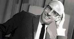 Michel Foucault (sumber: id.yestherapyhelps.com)