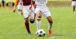 https://www.tokopedia.com/blog/teknik-dasar-sepak-bola-edu/