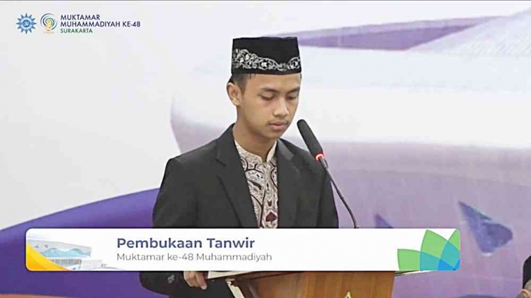 Kunta Ulinnuha, mahasiswa Teknologi Pangan UAD menjadi pembaca Kalam Illahi pada Pembukaan Tanwir Muktamar Muhammadiyah ke-48 