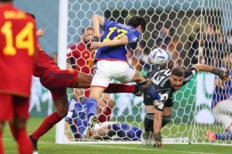Salah satu momen sebelum Jepang mencetak gol ke gawang Spanyol (sumber: sport.detik.com/Adhi Prasetya)