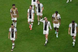 Ekspresi kecewa para pemain Jerman usai dipastikan tersingkir dari Piala Dunia 2022 (c) AP Photo/Ariel Schalit via Bola.net