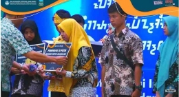Indah Nur Rizqika, Juara 3 Ngarang Carpon. Sumber SShttps://www.youtube.com/watch?v=DSBtW-J1fzs 