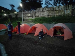 fasilitas tenda di Arjuna bootcamp, dokpri: @elisakoraag