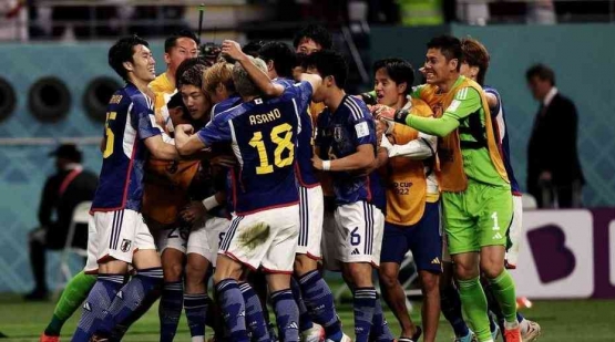 Luapan gembira tim Jepang (getty images via yahoo.co.jp)