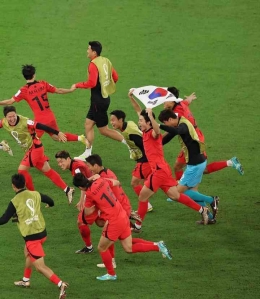 Kegembiraan pemain-pemain Korsel usai mengalahkan Portugal dan lolos ke babak 16 besar Piala Dunia 2022/Foto: Instagram fifaworldcup