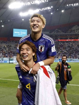 Pemain timnas Jepang merayakan timnya lolos ke babak 16 besar Piala Dunia Qatar 2022 ( Foto : Facebook FIFA World Cup )