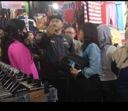Pak Walikota berkelana di Pasar Besar Madiun (dokpri) 