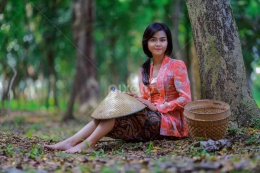 Courtesy : pixoto.com images-portraits-of-women/gadis-desa