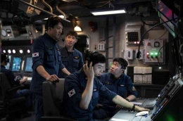 Situasi di kapal selam sebelum kecelakaan. Sumber Gambar IMDB.