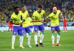 Para pemain Brazil merayakan gol/reuteurs