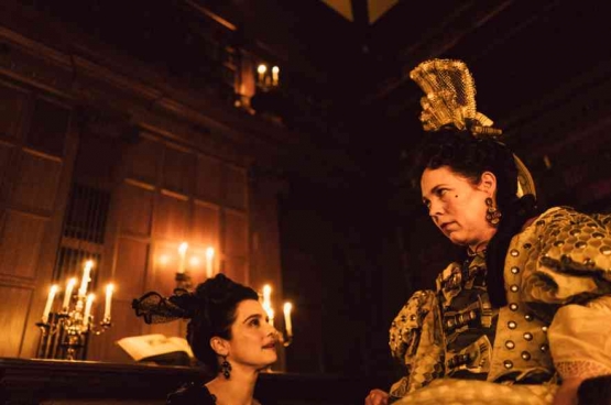 Ratu Anne dan Sarah. Sumber gambar IMDB.