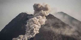 Awan Panas atau Wedhus Gembel Yang Terjadi Di Gunung Merapi | Sumber Merdeka.com