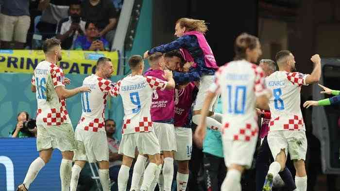Kroasia merayakan kelolosan ke babak 8 besar/getty images