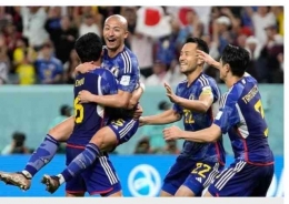 Selebrasi pemain Jepang setelah gol Daezen Maeda menjebol gawang Kroasia (AP Photo/Thanassis Stavrakis)