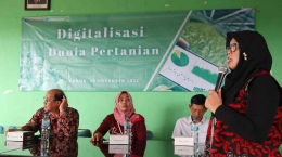 Penyampaian materi oleh Ir. Wien Kuntari, M.Si. di Aula Kantor Desa Sukatani, Bogor, Jawa Barat (20/11/2022). Dokpri