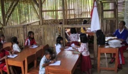 Kegiatan pembelajaran di Papua (Sumber gambar : Republika)