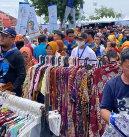 Image captSuasana lokasi Stand Bazar Muktamar Muhammadiyah ke-48 di De Tjolomadoe, Jumat (18/10) (Dok. pribadi)
