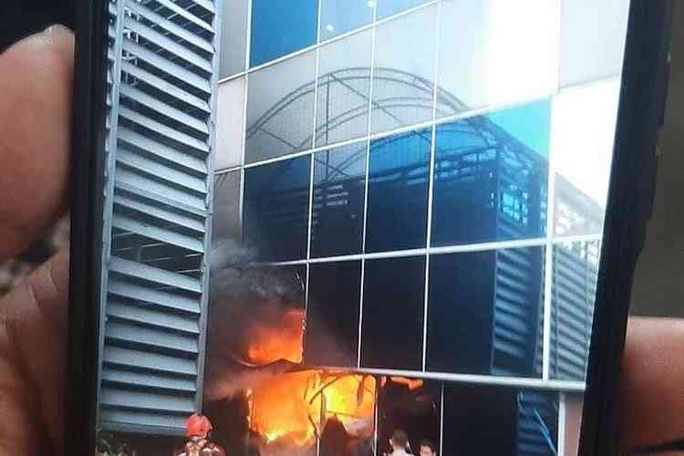 Gambar kebakaran kantor Kemenkumham RI | Dokumen Foto Kemenkumham via Kompas.com