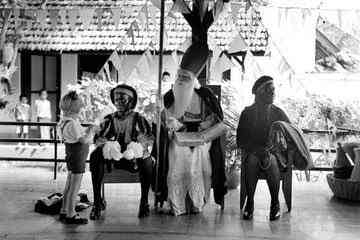 Sinterklas di Sekolah Montesorri Malang, Jawa Timur,1935 (Foto & Caption:  nationalgeographic.grid.id)
