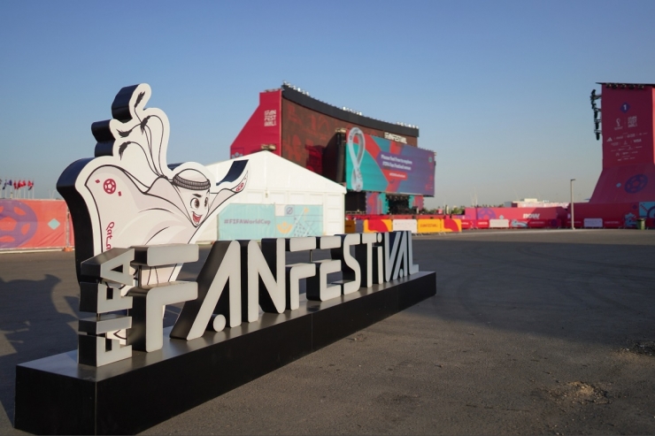 Mengunjungi Fifa Museum yang ada di FIFA Fan Festival Zone Al Bidda Park Doha. Foto: Al Jazeera/Sorin Furcoi