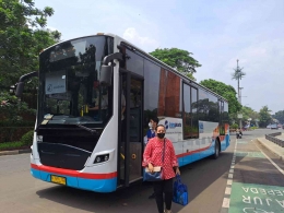 Bus Transjakarta D7 berhenti di Halte Pintu 3 TMII (Dokumen pribadi)