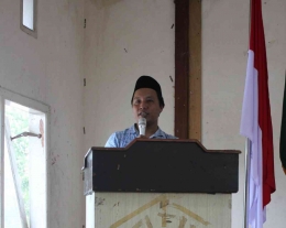 Bapak harry purwanto M.I.Kom sedang memberi sambutan di acara Musyawarah  Besar Himpunan Mahasiswa Program Studi Komunikasi dan penyiaran islam - Dok. pribadi