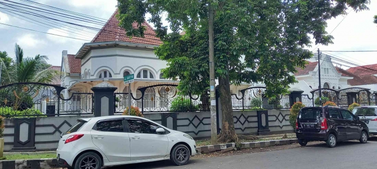 Rumah tua legacy Belanda yang masih terawat, Jln Diponegoro, Malang. Foto : Parlin Pakpahan.
