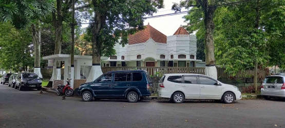 Rumah tua legacy Belanda yang masih terawat, Jln Diponegoro, Malang. Foto : Parlin Pakpahan.
