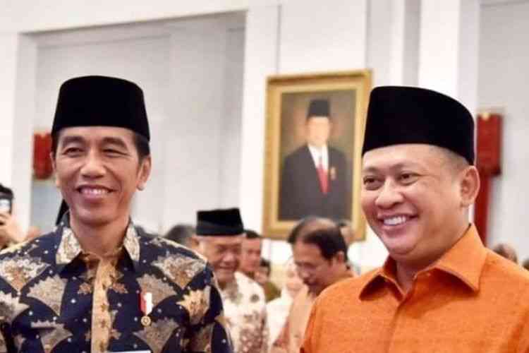 Presiden Joko Widodo dan Ketua MPR Bambang Soesatyo dalam satu kesempatan.(Foto: Kompas.com).