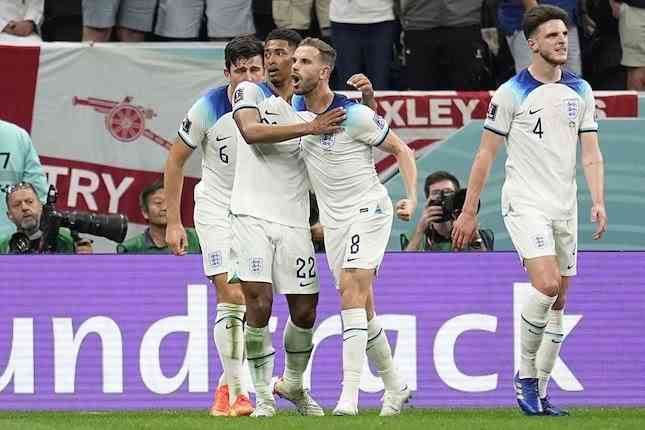 Pemain Inggris merayakan gol Jordan Henderson/AP Photo
