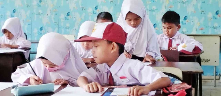 Diperlukan dukungan orangtua memperispkan anak mengikuti ujian. Proses tersebut berkaitan dengan pembentukan karakter (foto Akbar Pitopang)